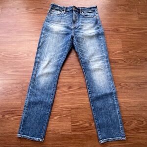 MADEWELL “Perfect Fall Jean” straight leg in excellent condition. Size 31”